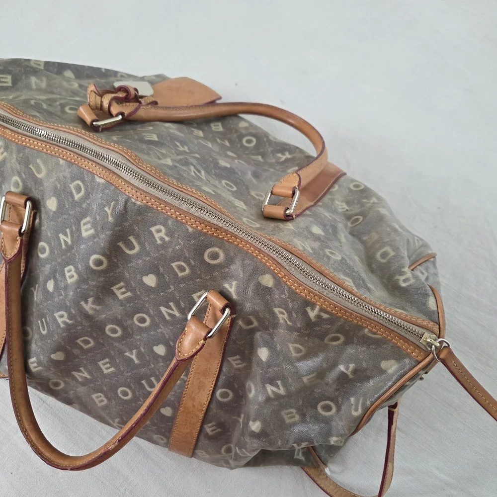 Vintage Dooney & Bourke Brown Spellout Heart Duffle Bag Carry-on Leather Brown - Picture 2 of 16